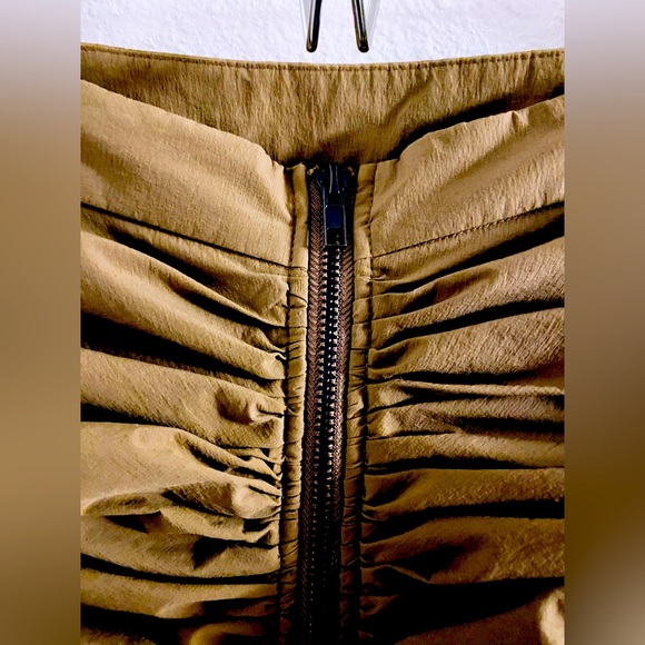 Ruched Frill Hem Booty Enhancing Midi Skirt - Picture 4 of 9